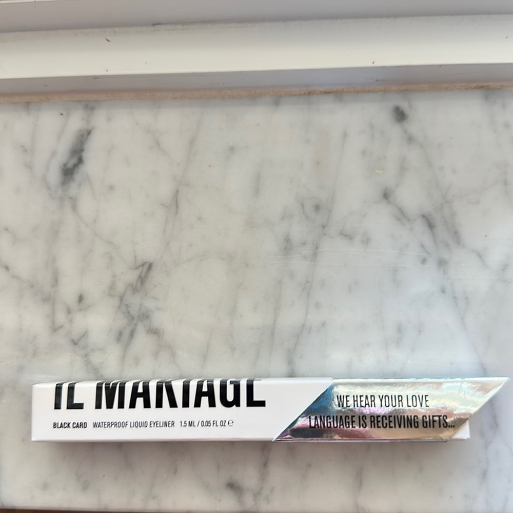 IL Makiage black waterproof liquid eyeliner